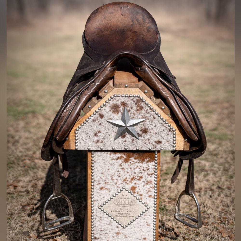 County Saddlery 17” English Saddle